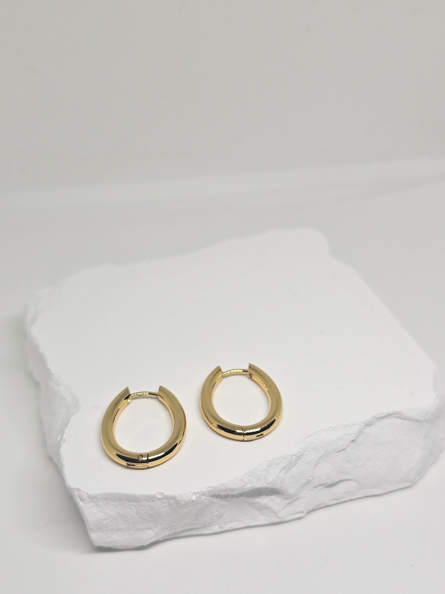 Febae Basics - Goldene ovale Creolen