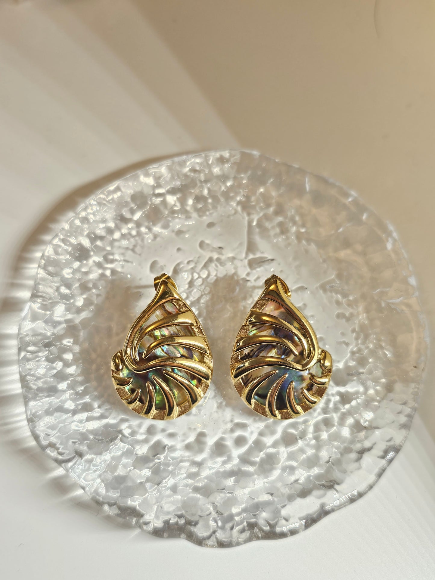 Febae Premium - Spiral-Ohrringe aus Perlmutt in Gold