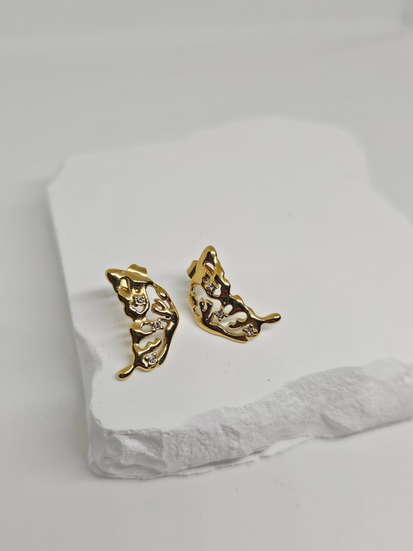 Febae Premium - Goldene Ohrringe mit Schmetterlingsflügeln