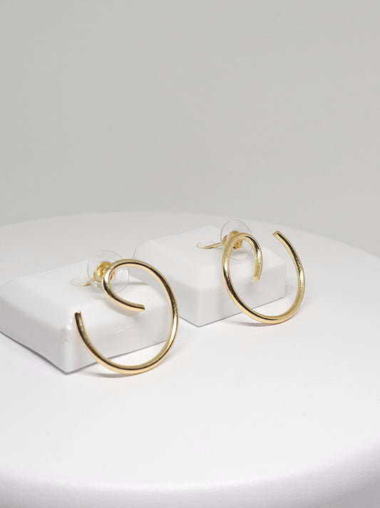 Minimalist Gold Hoop Earrings – Simple Brass Open Circle Design for Everyday Wear, Jewelry for Women, Lightweight and Stylish Accessories