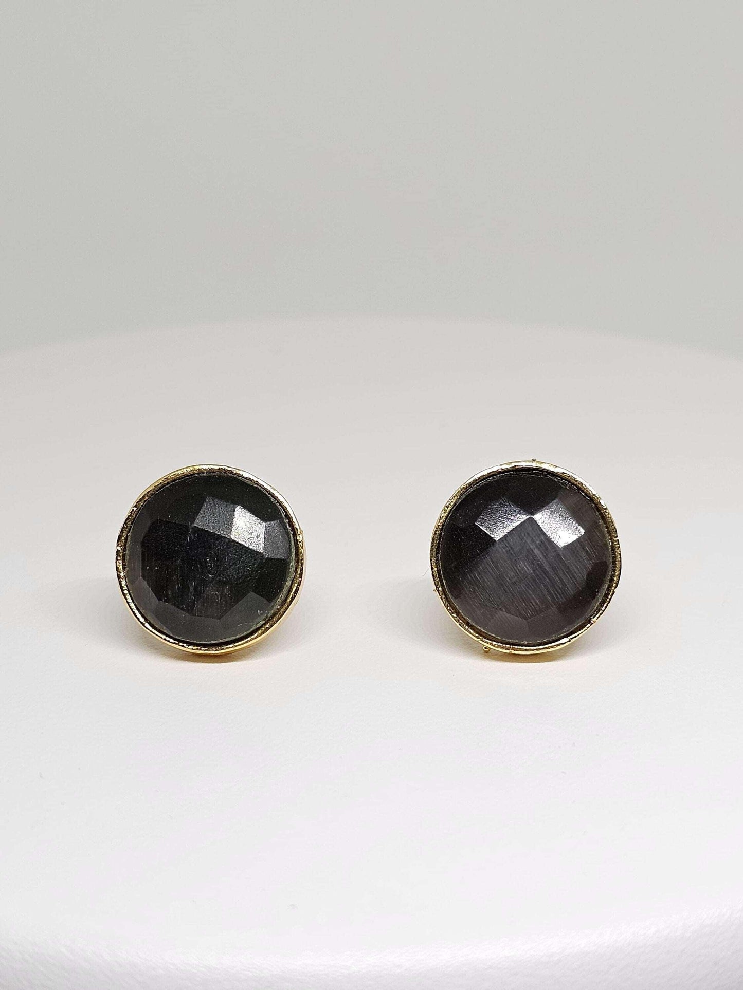 High-quality brass earrings featuring black gemstones, ideal for everyday wear and special occasions