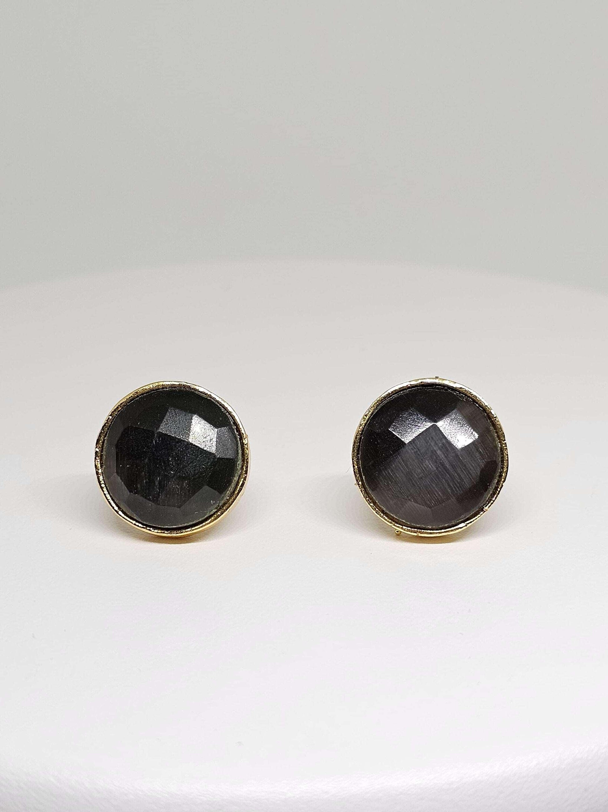 High-quality brass earrings featuring black gemstones, ideal for everyday wear and special occasions
