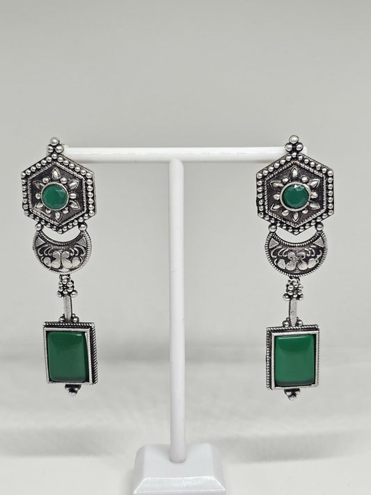 Elegant antique silver dangle earrings with green Monalisa stones, vintage boho style jewelry for women