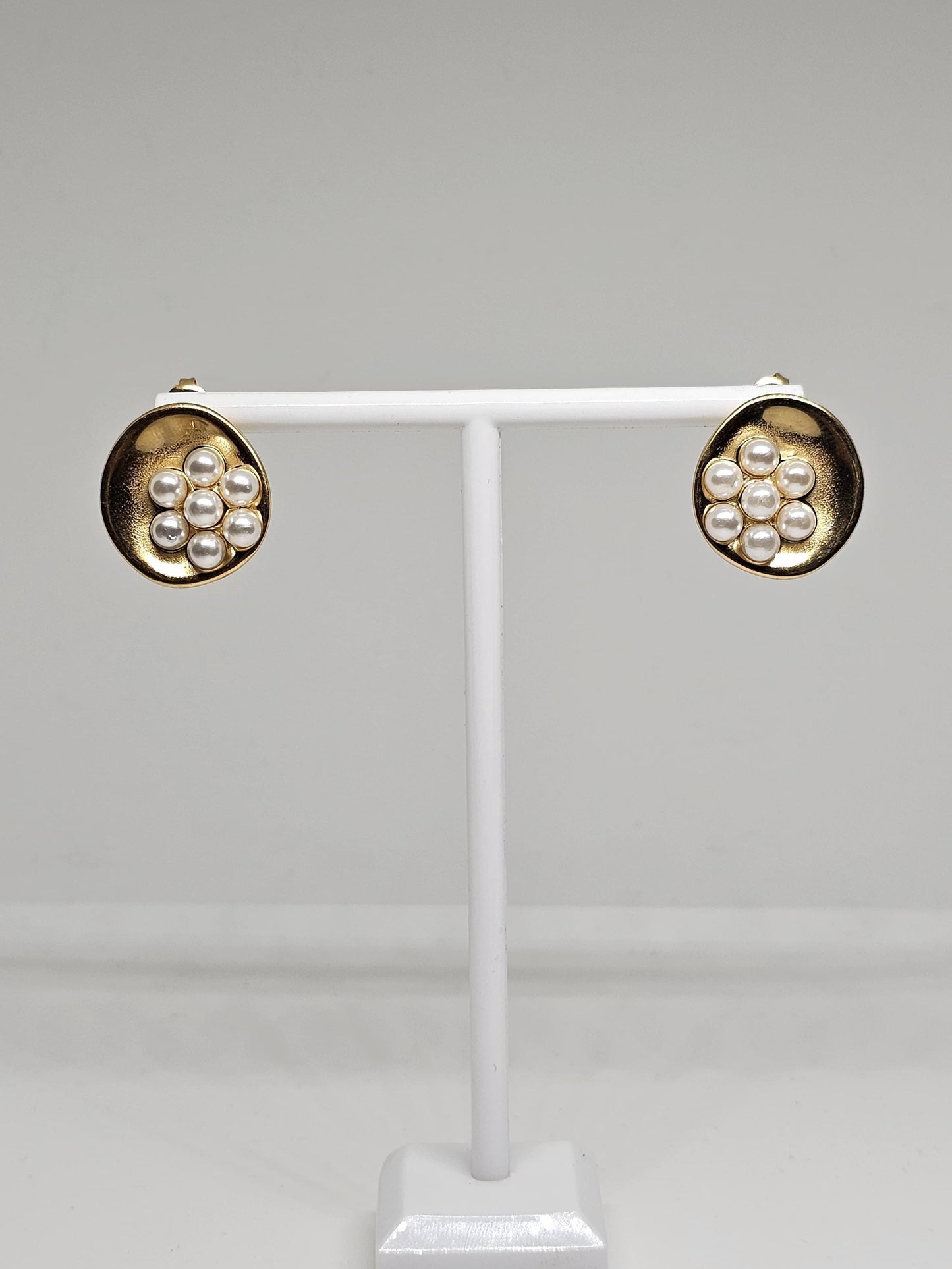 Anti-Tarnish Gold Pearl Stud Earrings, Korean Style Minimalist Jewelry, Lightweight Modern Earrings, Gift for Women, Elegant Accessories