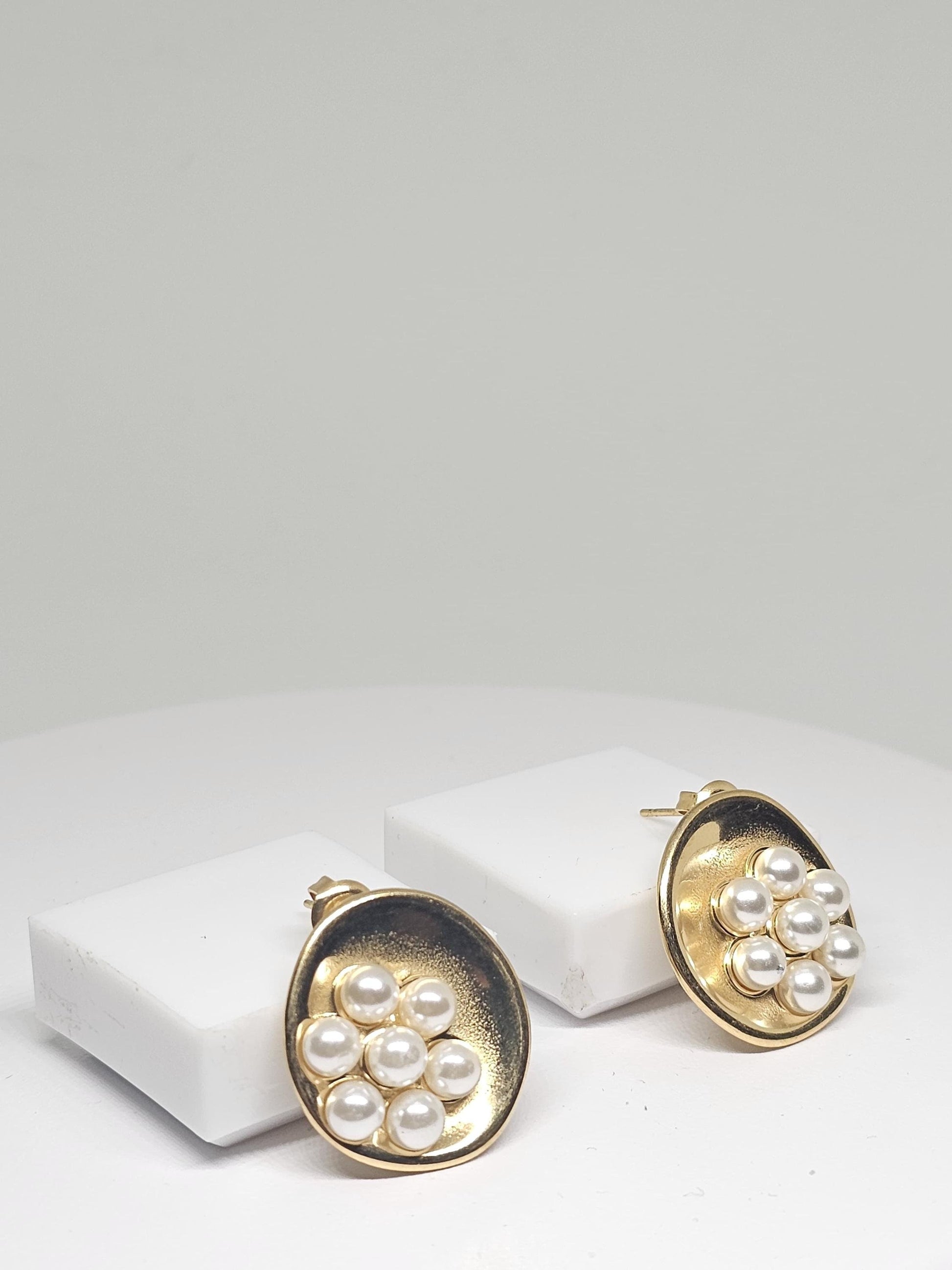 Anti-Tarnish Gold Pearl Stud Earrings, Korean Style Minimalist Jewelry, Lightweight Modern Earrings, Gift for Women, Elegant Accessories