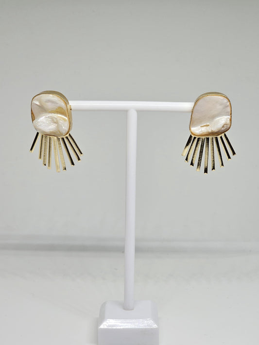 Minimalist pearl-inspired brass earrings featuring a radiant sunray design, perfect for modern and elegant looks