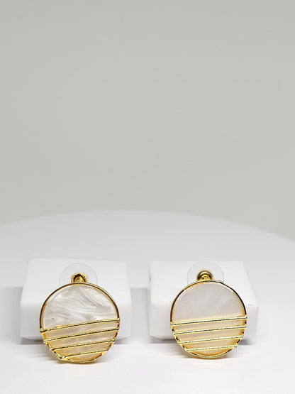 Gold-plated earrings with mother-of-pearl