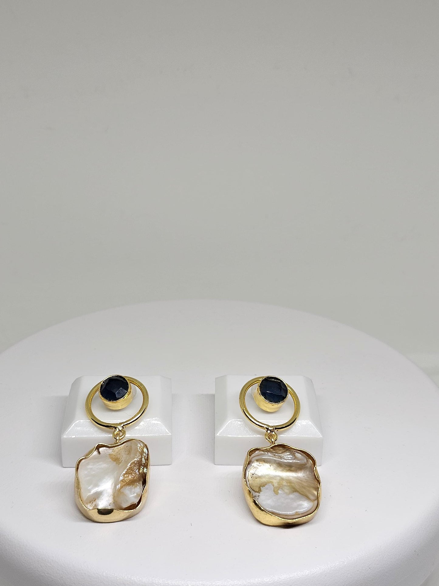 Lightweight gold earrings for women with elegant drop style