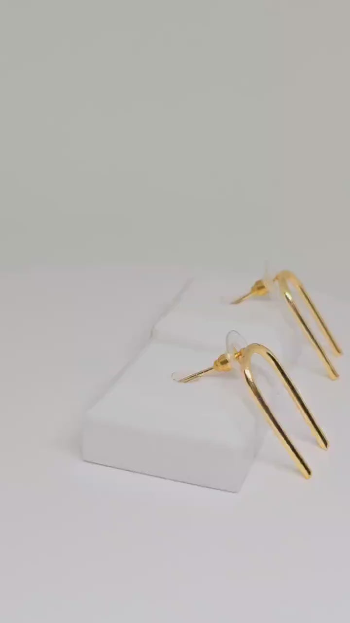 Minimalist Brass Hoop Earrings for Women - Simple and Elegant Circle Studs for Everyday Wear, Modern Geometric Design, Lightweight Jewelry