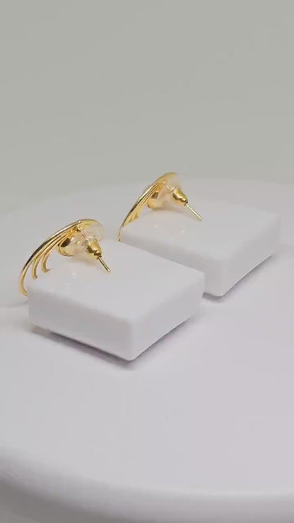 Elegant Gold-Plated Hoop Earrings with Lustrous Pearl Accent – Modern Concentric Circular Design for Special Occasions and Everyday Glamour