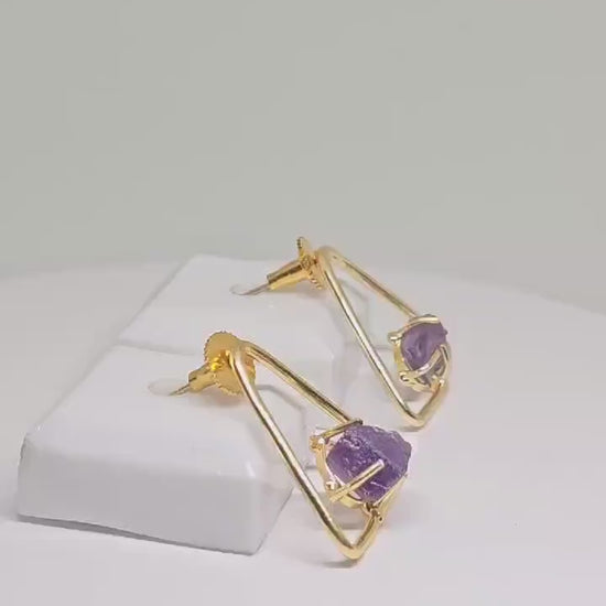 Elegant Triangle Brass Earrings with Raw Amethyst Stones – Modern Geometric Jewelry for Stylish, Natural Beauty Gift Ideas for Mom , Sister