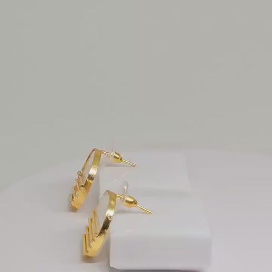 Minimalist Round Pearl Stud Earrings - Gold-Plated Mother of Pearl Jewelry - Modern Everyday Accessories for Women - Brass Stone Earrings